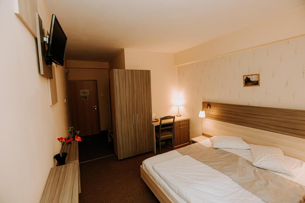 Guest House Lacul Linistit モネアサ エクステリア 写真