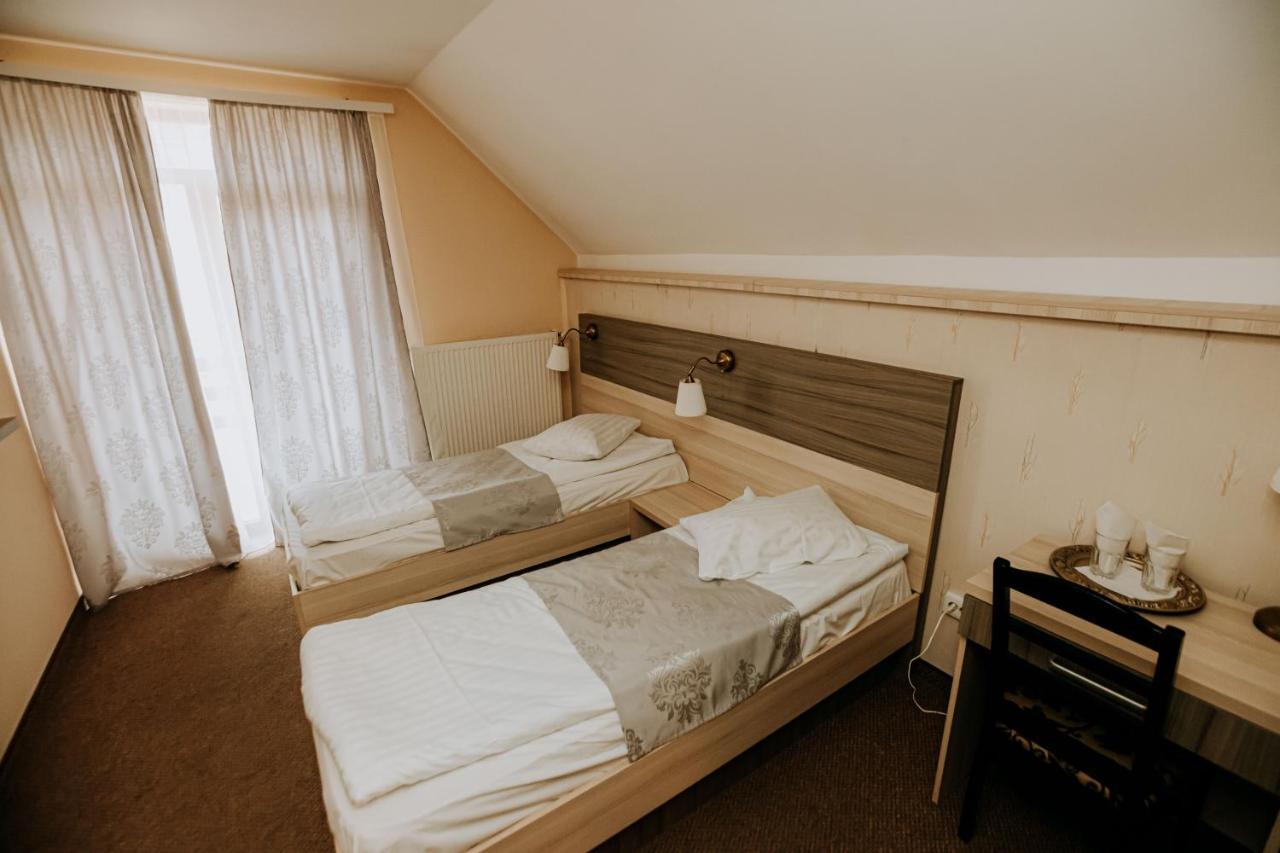 Guest House Lacul Linistit モネアサ エクステリア 写真