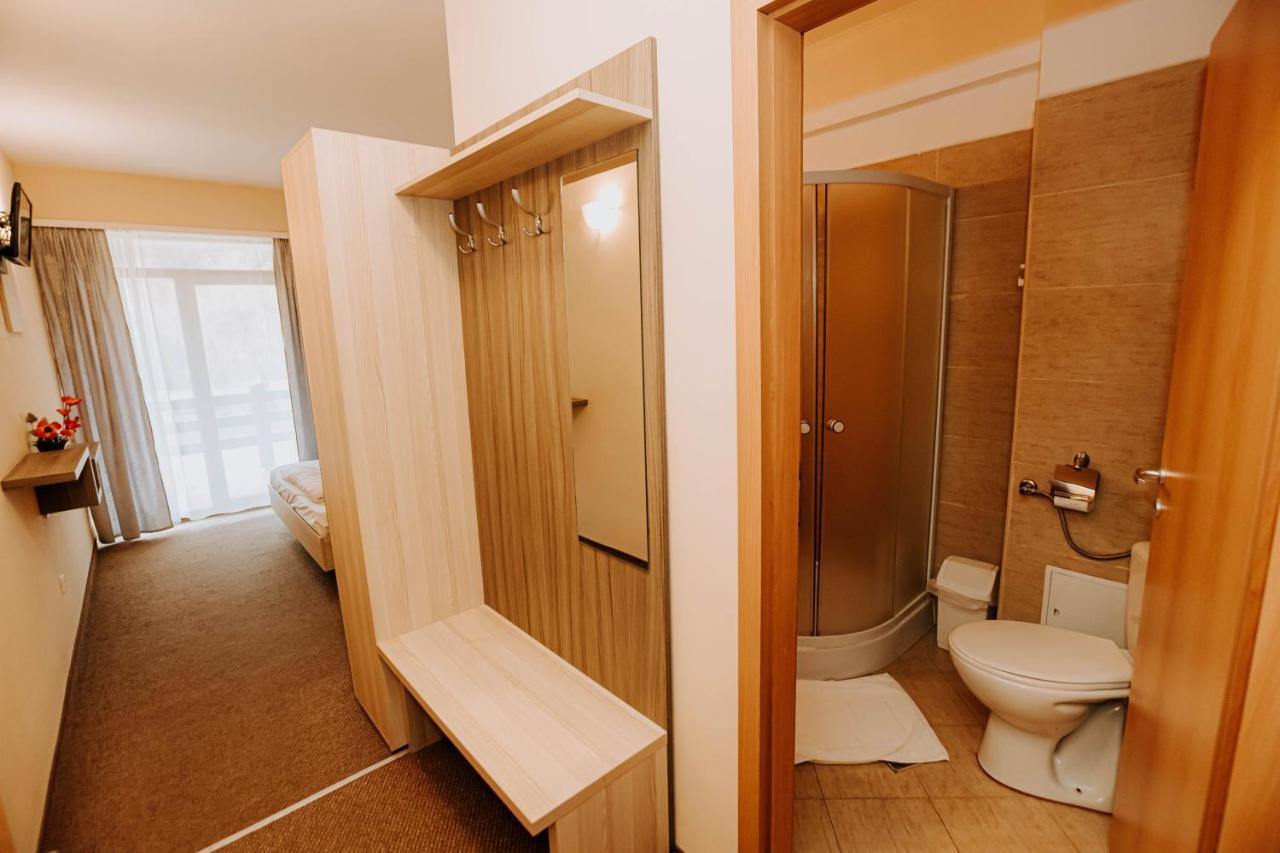 Guest House Lacul Linistit モネアサ エクステリア 写真