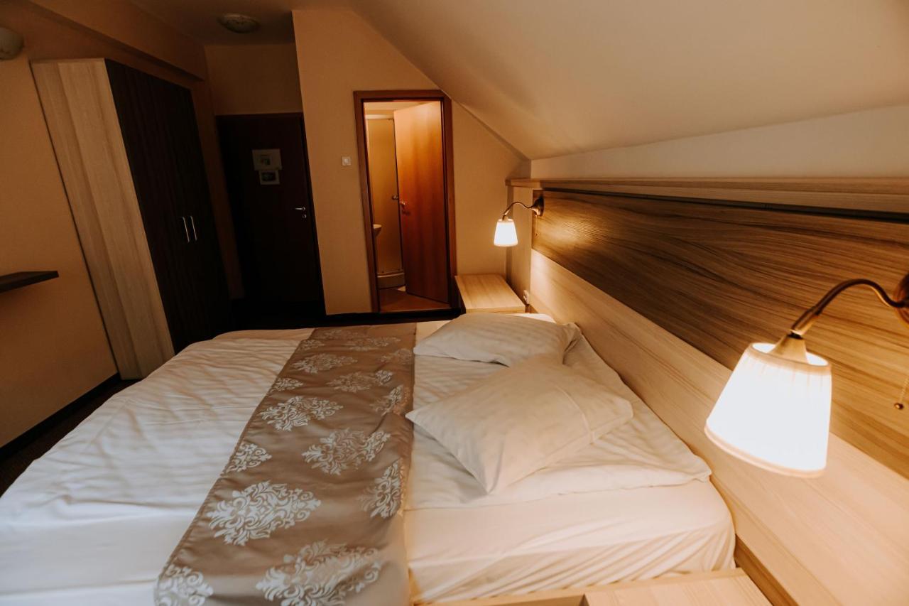 Guest House Lacul Linistit モネアサ エクステリア 写真