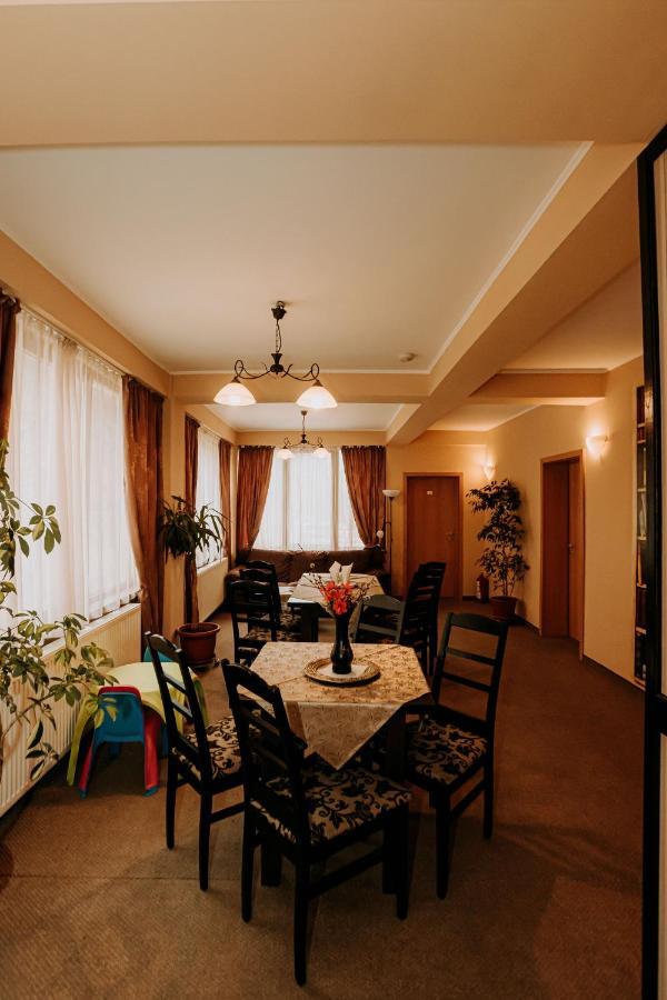 Guest House Lacul Linistit モネアサ エクステリア 写真